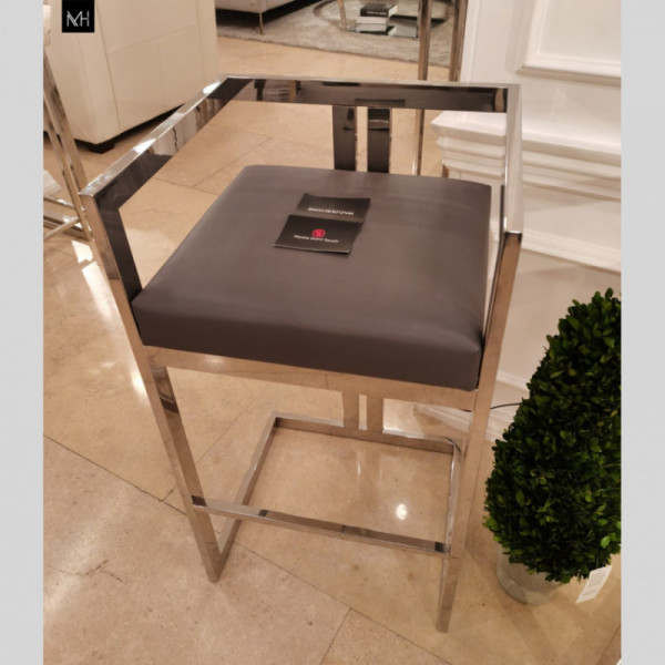 MR001 CHAIR